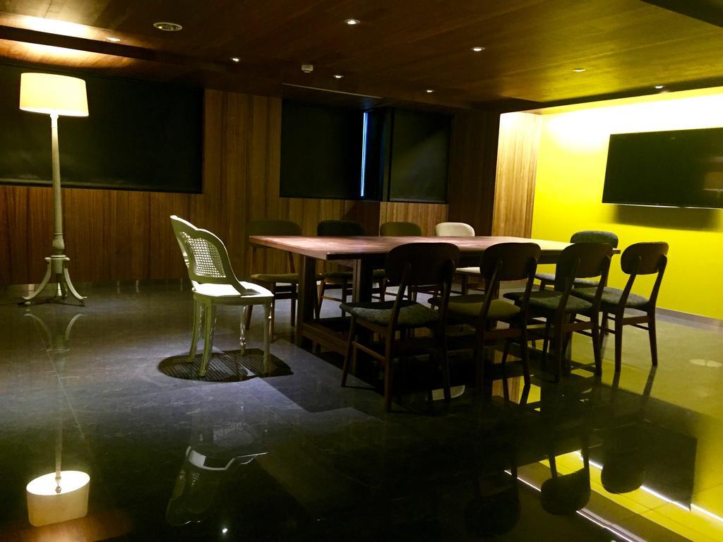 Inhouse Hotel Taichung Exterior photo