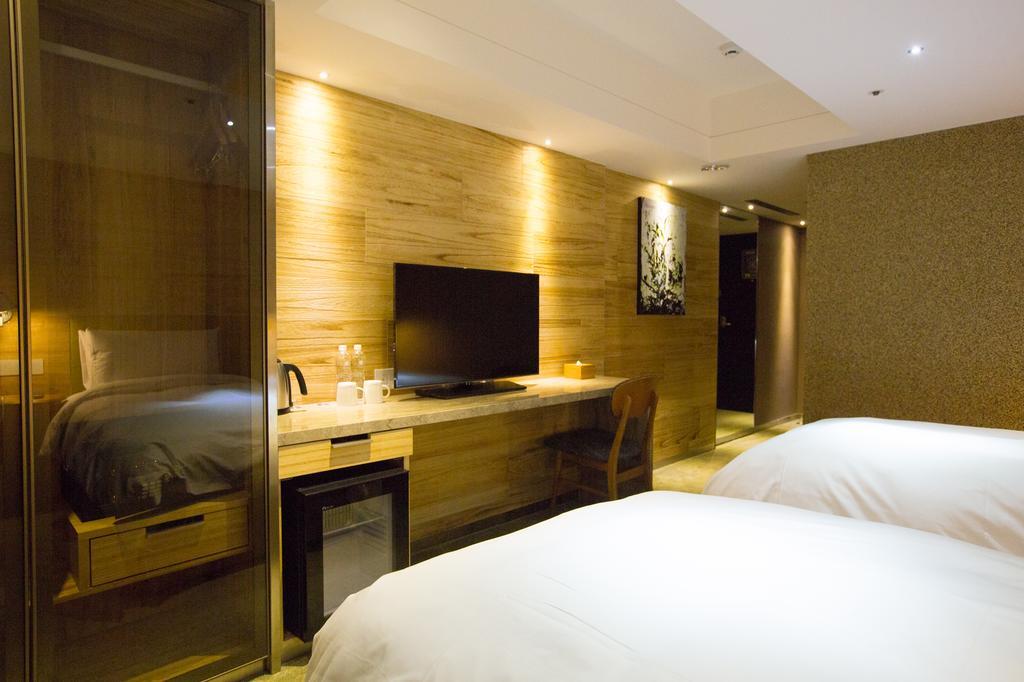 Inhouse Hotel Taichung Exterior photo