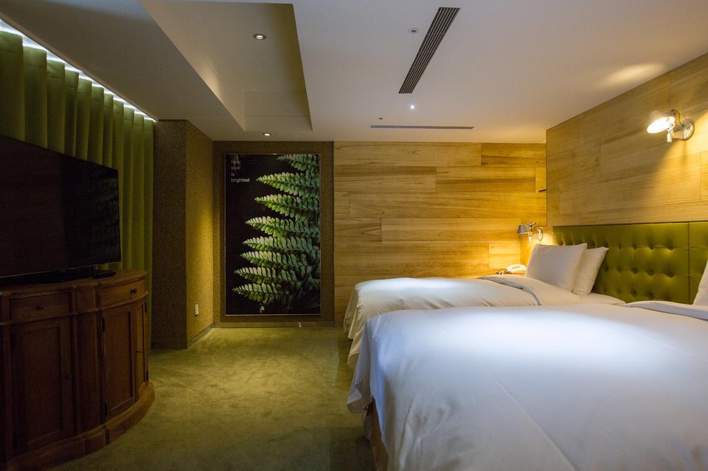 Inhouse Hotel Taichung Exterior photo