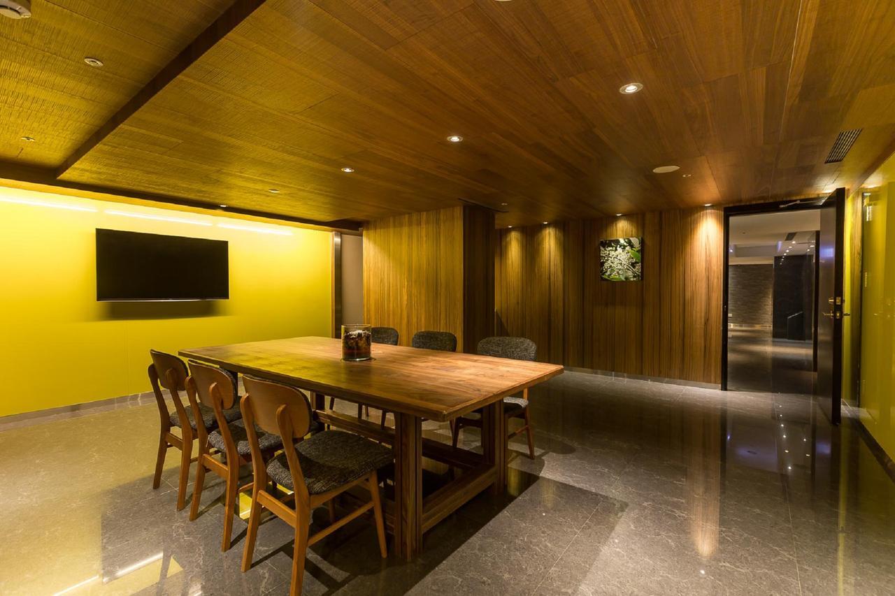 Inhouse Hotel Taichung Exterior photo