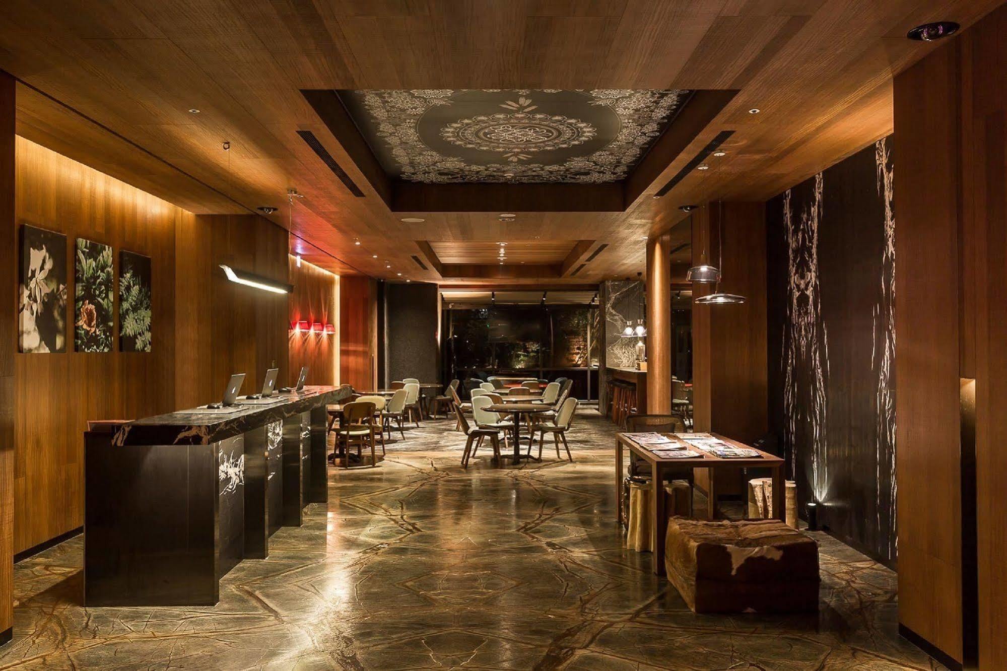 Inhouse Hotel Taichung Exterior photo